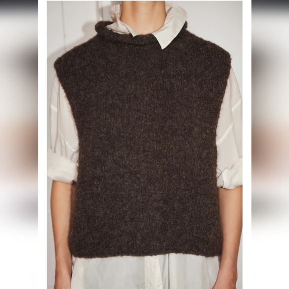 Jaggery London TINO Vest in Dark Oak Size 2 - Picture 2 of 10